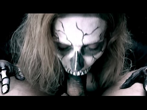 ❤️ Demon famke sûgje hoanne mei har swarte mûle en slikken cum. ️❌ Moaie porno op fy.com-porn-hat.ru ❤