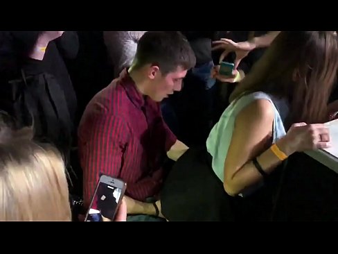 ❤️ Echte seks yn in Russyske nachtclub. 18-jierrich Russysk famke yn 'e anus en fagina neukt yn in nachtclub ️❌ Moaie porno op fy.com-porn-hat.ru ❤